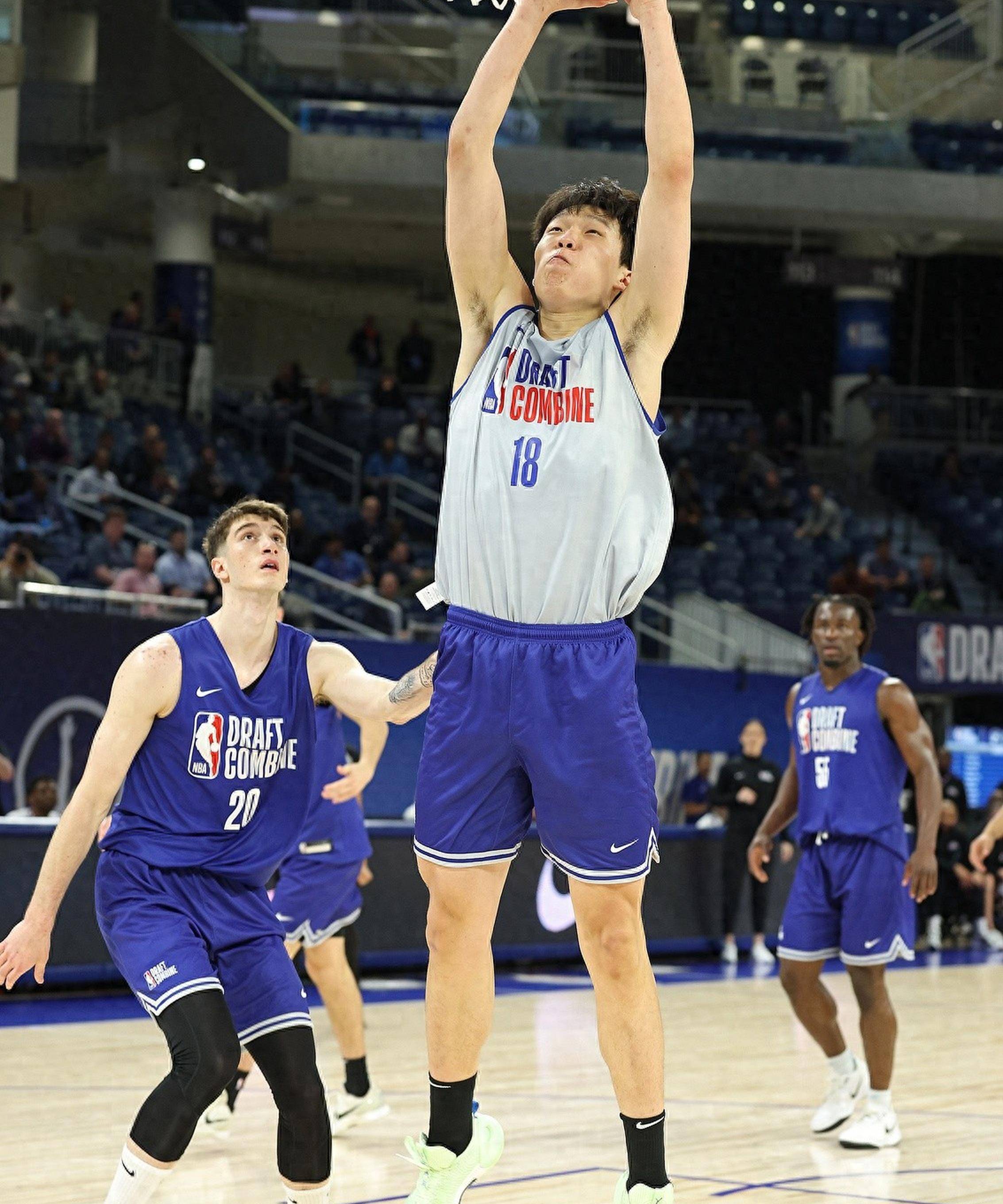 九游体育APP包含今晨CBA季后赛传出新动向,明尼苏达森林狼状态回暖,管理层表态:引发热议,阵容厚度经受考验的词条